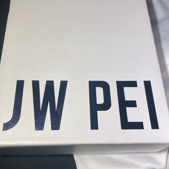 im not really into bags and my brother got it for me - Picture 4 of 4